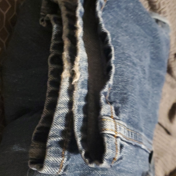 FreeWorld Quality Construction jeans for women - Picture 9 of 11